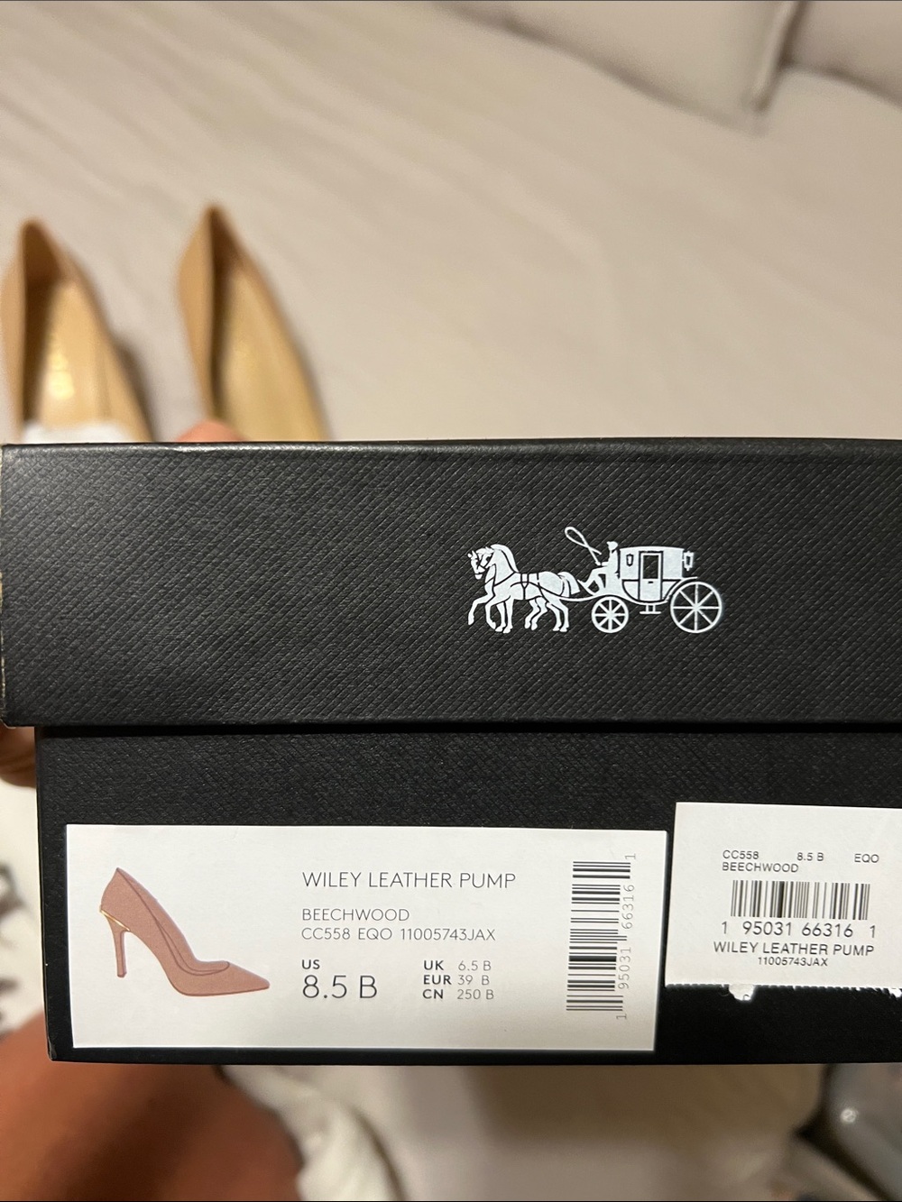 Coach Women's Beige Pointed-Toe 8 1/2 med Leather Pumps - Picture 4 of 8